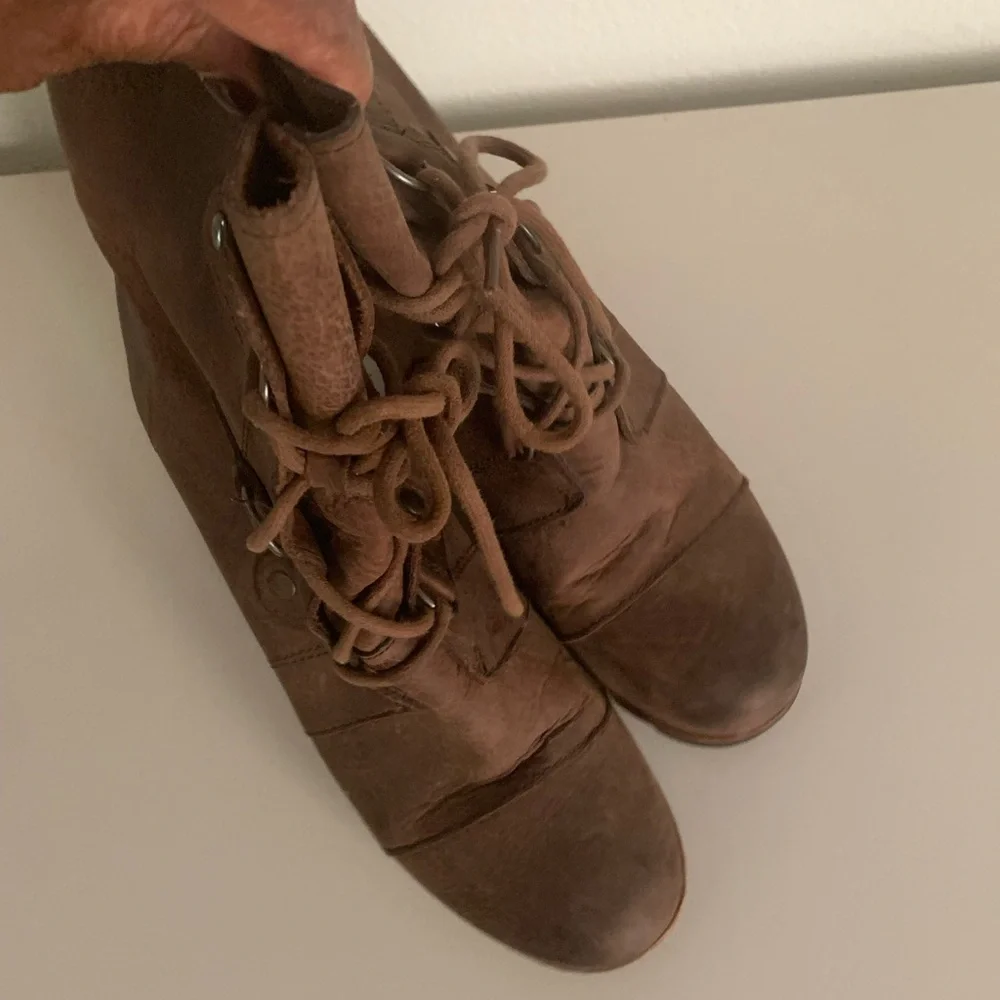 Sorel Woman’s Wedge Brown Lace-Up Ankle Boot